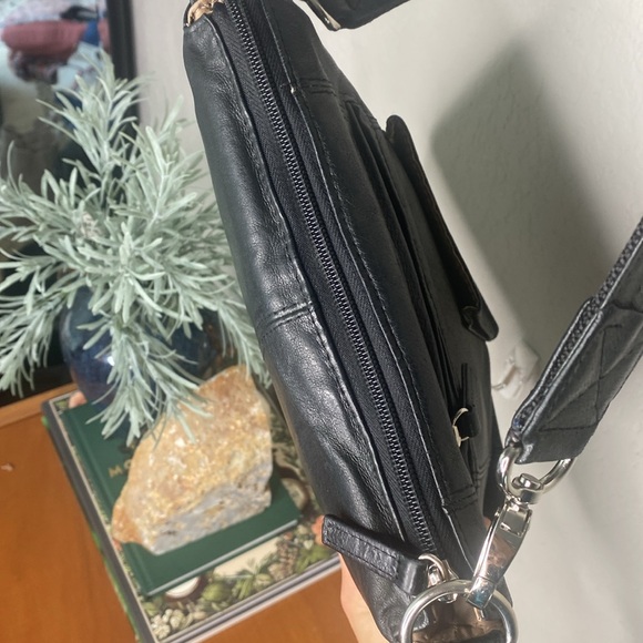 Gun Tote’n Mamas Black Leather Crossbody Purse Carry and Conceal GTM - Picture 7 of 10